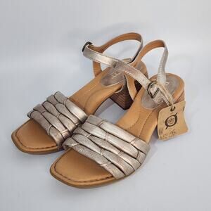 Born Gold Leather Metallic Sandals  Women's Size 8 M NWT